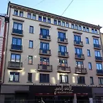Super-central And Attractive Daire